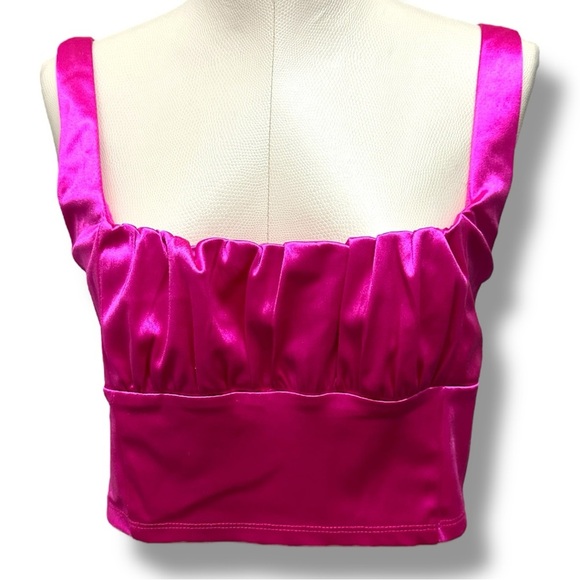 163 Forever 21 | NWOT Hot Pink Satin Crop Top (Size M) - Picture 3 of 12